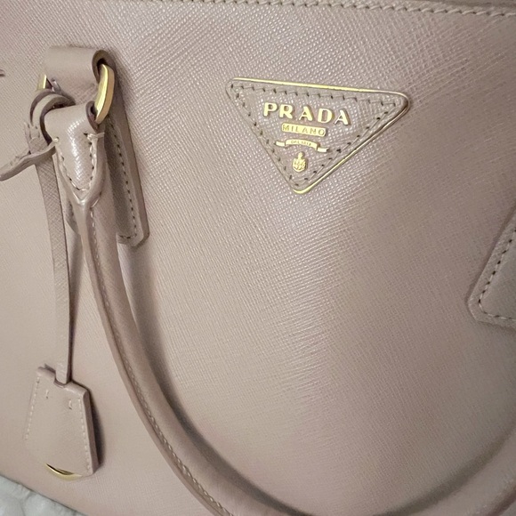 FINAL HOURS BEFORE I CONSIGN IT - Prada Lux Saffiano Double Zip Tote - Picture 3 of 16